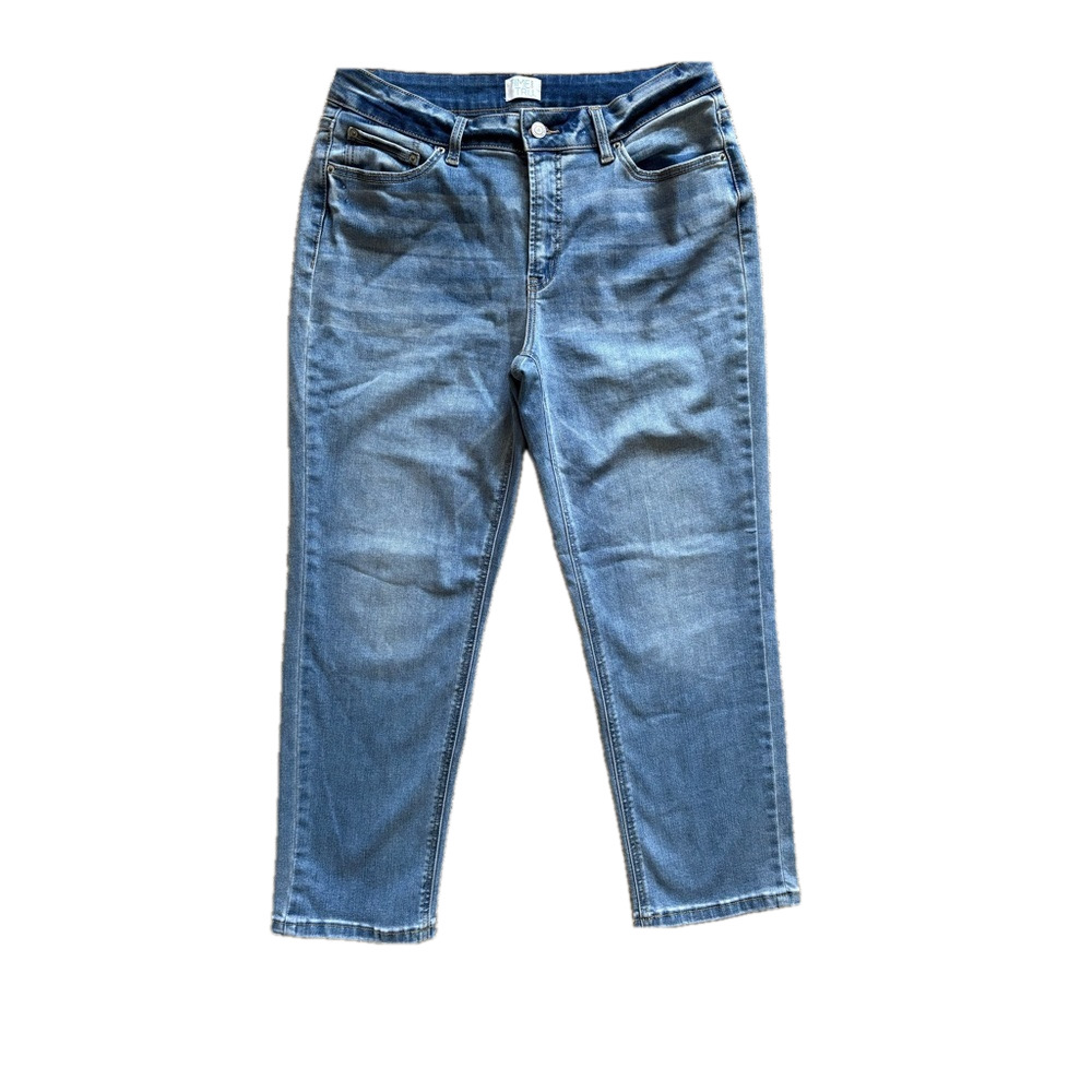 Time and Tru Light/Medium Wash Straight Leg Jeans – Size 12 Short (Like New)